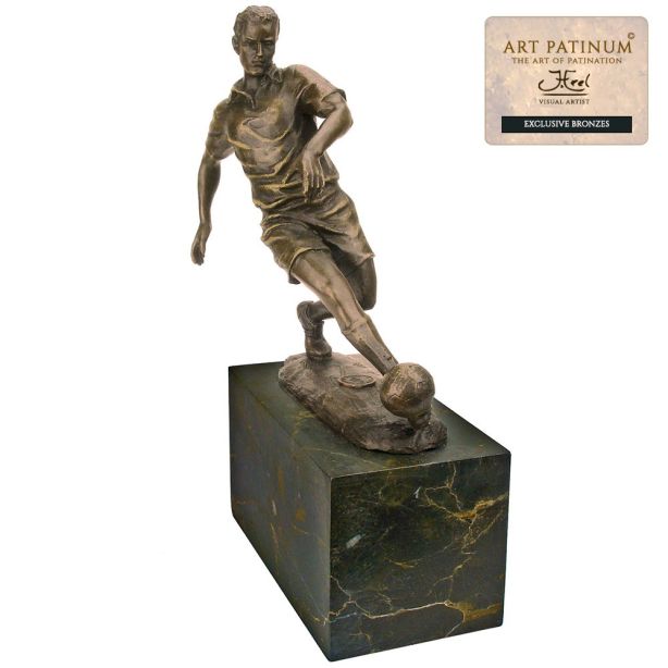 Bronzen beeld Voetballer Titel De gouden Pass van Bronzen beeldenatelier John Frel