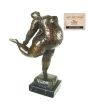 Bronzen beeld Living the Moment Symbool voor Genieten van het leven! Bronzenbeelden Atelier John Frel Amersfoort